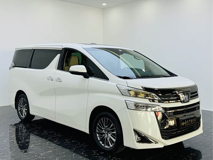 Фото 3 - Toyota Vellfire
