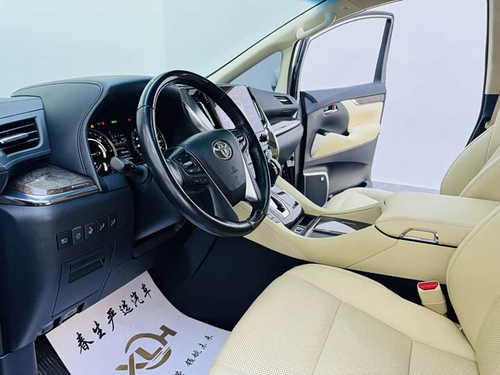 Фото 4 - Toyota Vellfire