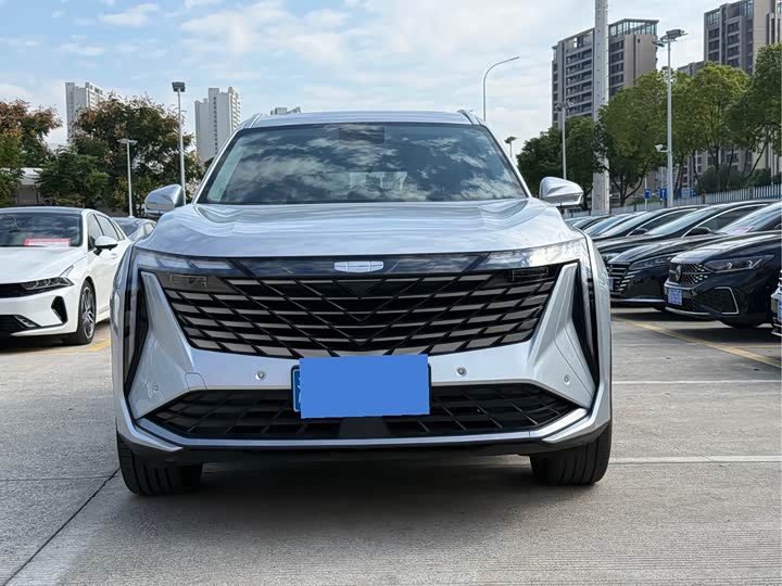 Фото 2 - Geely Atlas L