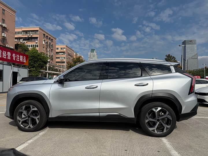 Фото 7 - Geely Atlas L