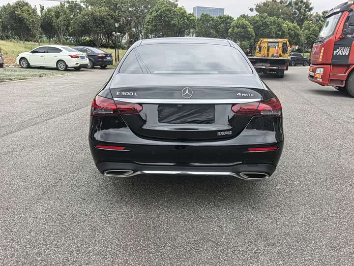 Фото 6 - Mercedes-Benz E-Class