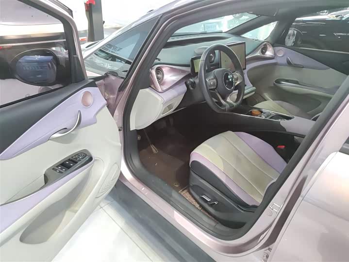 Фото 16 - BYD Dolphin