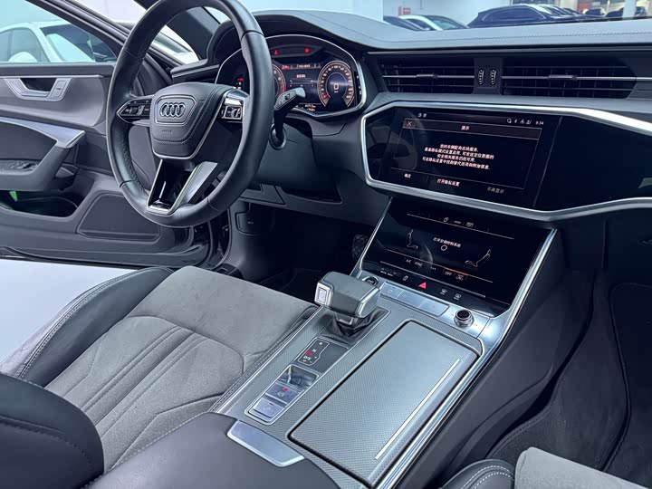 Фото 13 - Audi A6L