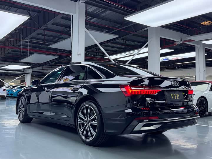 Фото 17 - Audi A6L