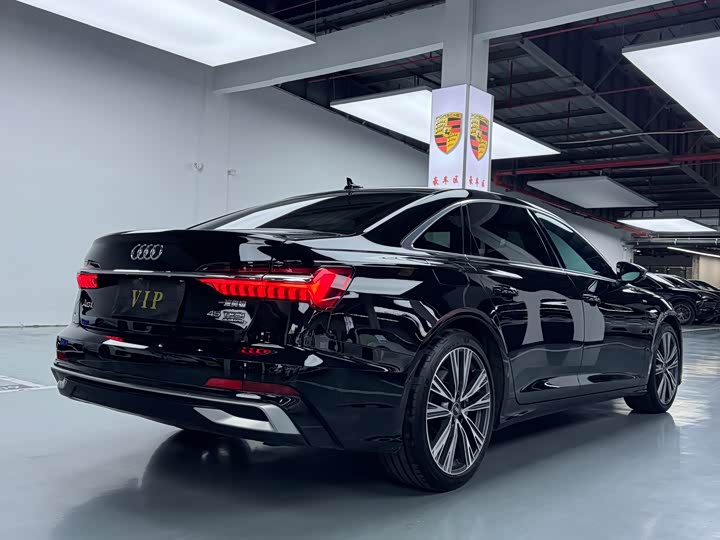 Фото 19 - Audi A6L