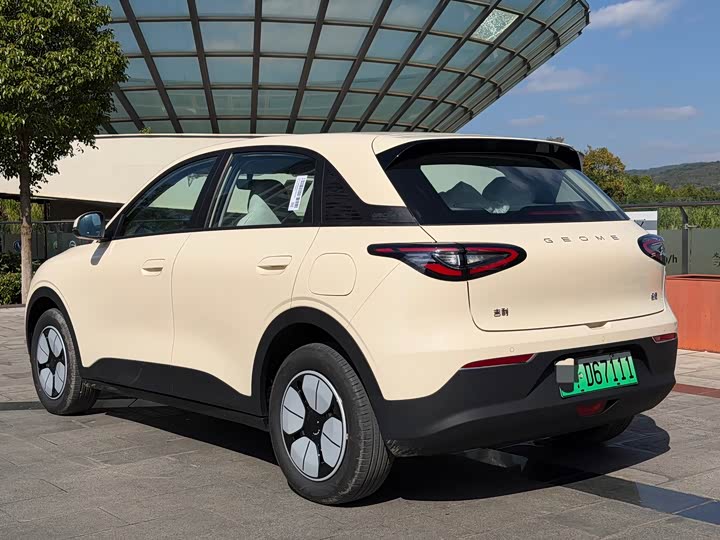 Фото 12 - Geely Galaxy Geome