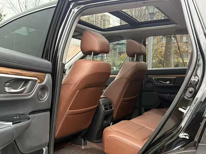 Фото 13 - Honda CR-V