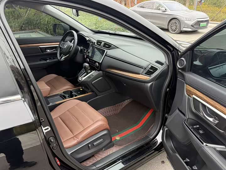 Фото 15 - Honda CR-V