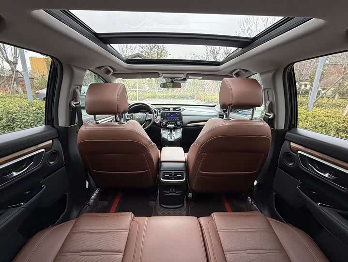 Фото 17 - Honda CR-V