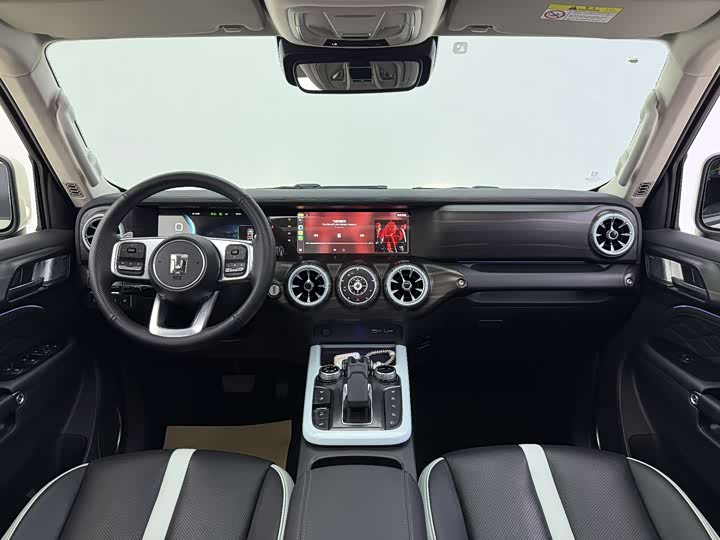 Фото 5 - Tank 300