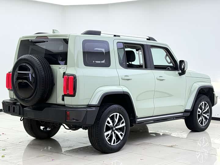 Фото 9 - Tank 300