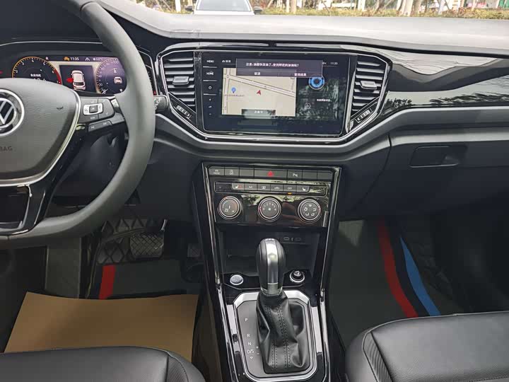 Фото 14 - Volkswagen T-Roc