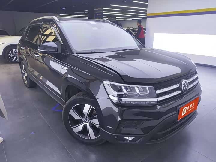 Фото 2 - Volkswagen Tharu