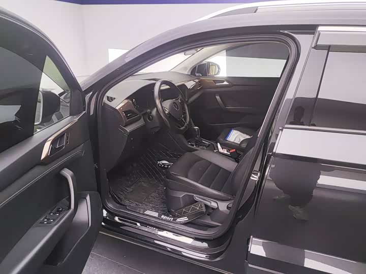 Фото 7 - Volkswagen Tharu