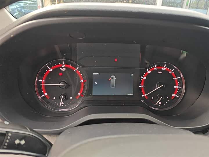 Фото 12 - Maxus V70