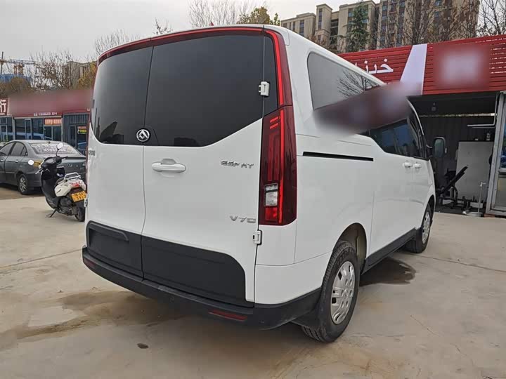 Фото 7 - Maxus V70