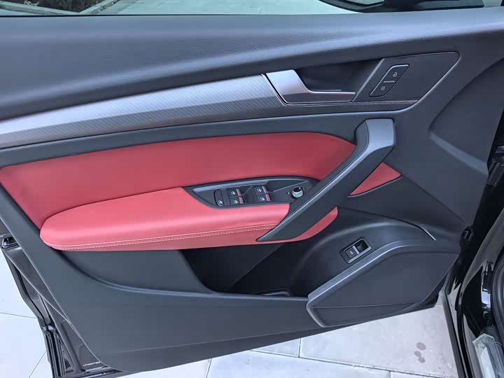 Фото 12 - Audi Q5L