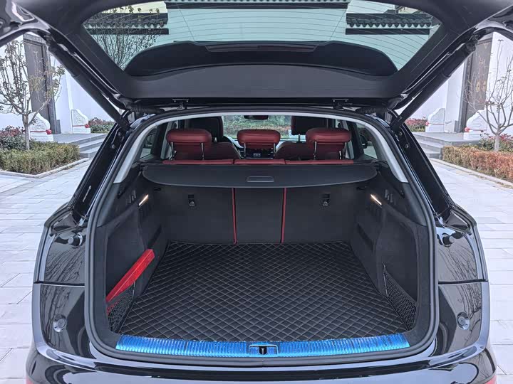 Фото 22 - Audi Q5L