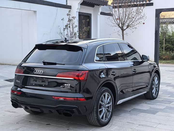 Фото 7 - Audi Q5L