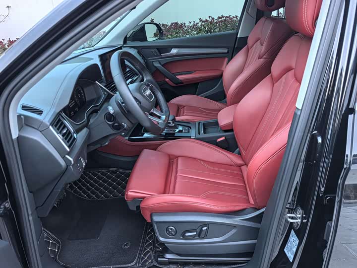 Фото 9 - Audi Q5L