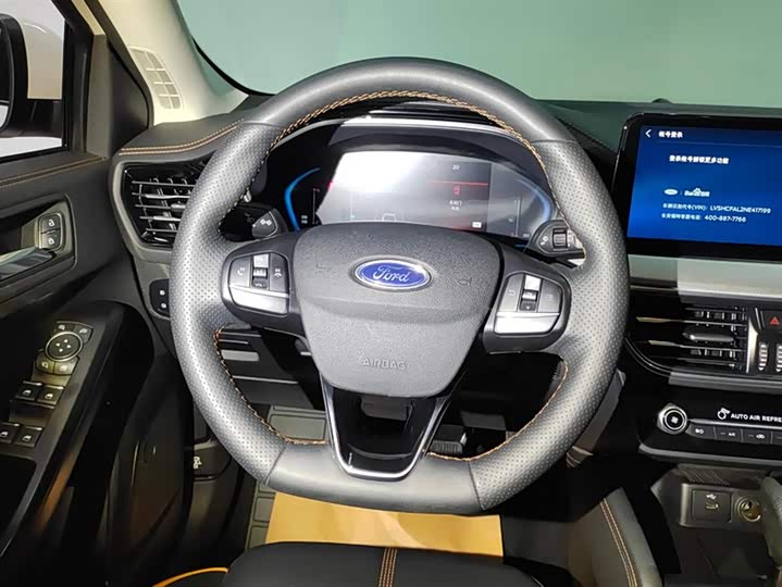 Фото 15 - Ford Focus