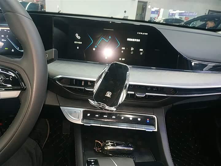 Фото 13 - Changan Eado Plus