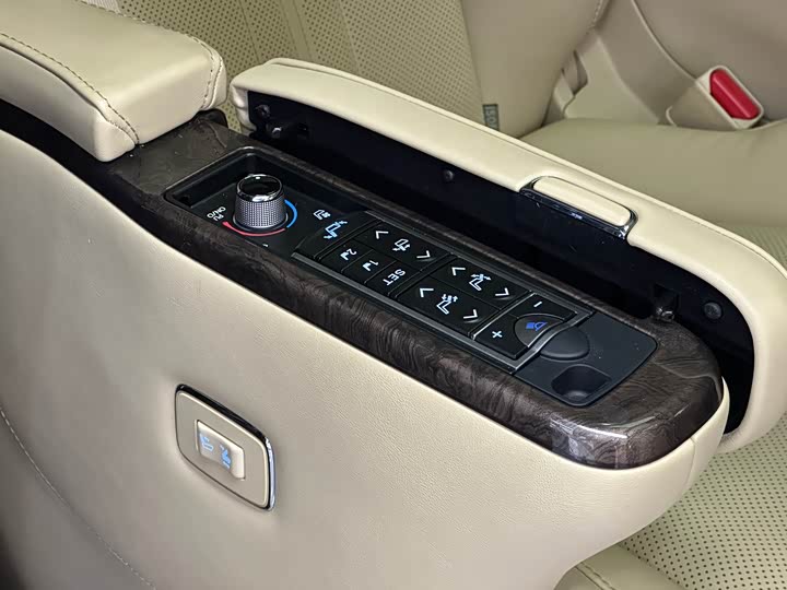 Фото 15 - Toyota Alphard