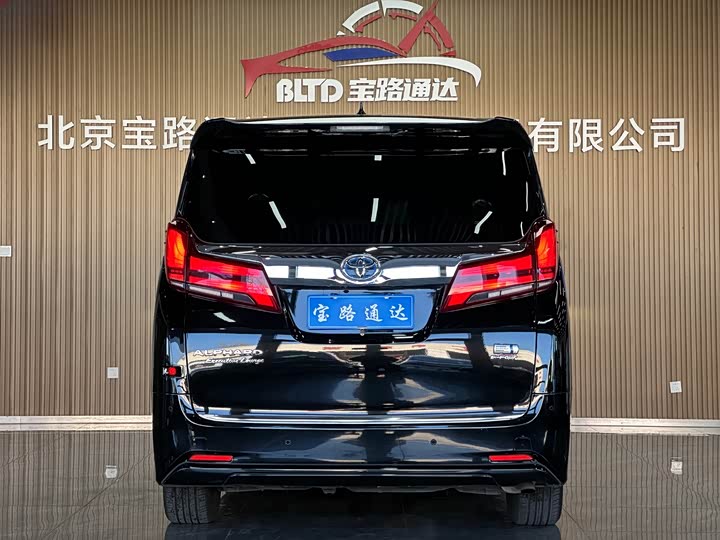 Фото 5 - Toyota Alphard