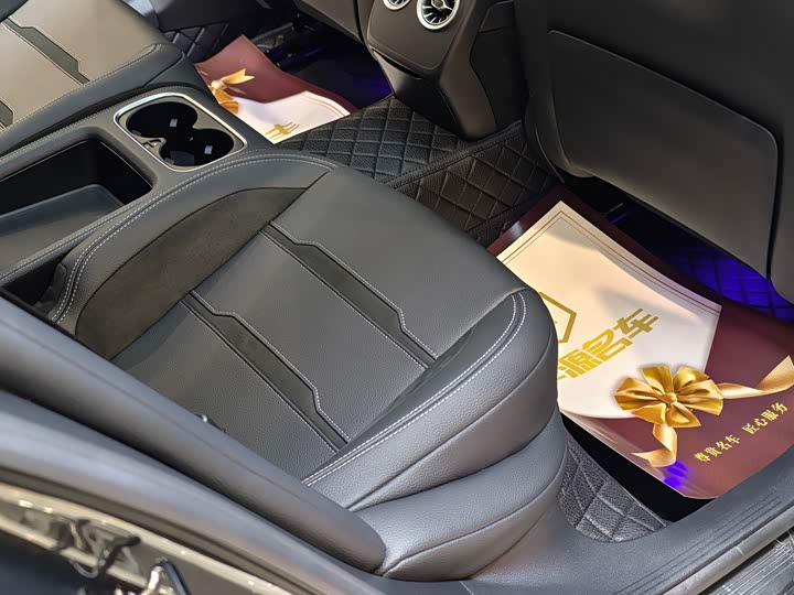 Фото 10 - Mercedes-Benz AMG GT