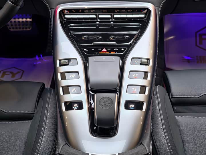 Фото 18 - Mercedes-Benz AMG GT