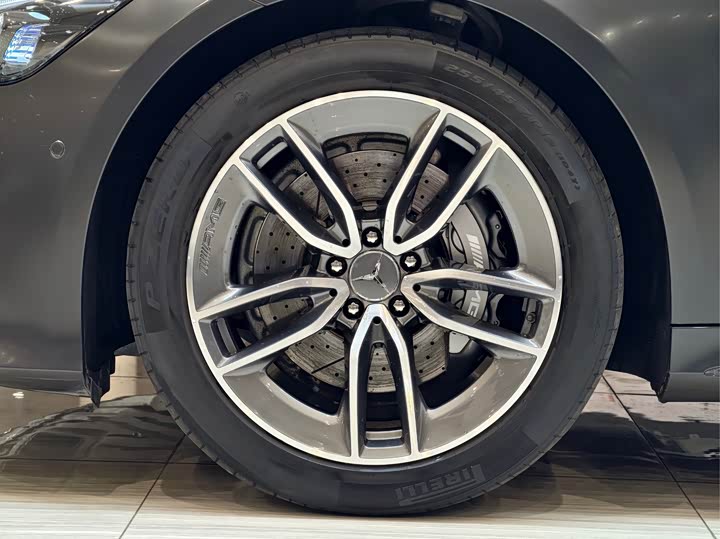 Фото 24 - Mercedes-Benz AMG GT