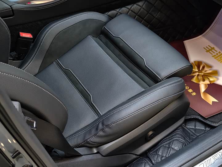 Фото 9 - Mercedes-Benz AMG GT