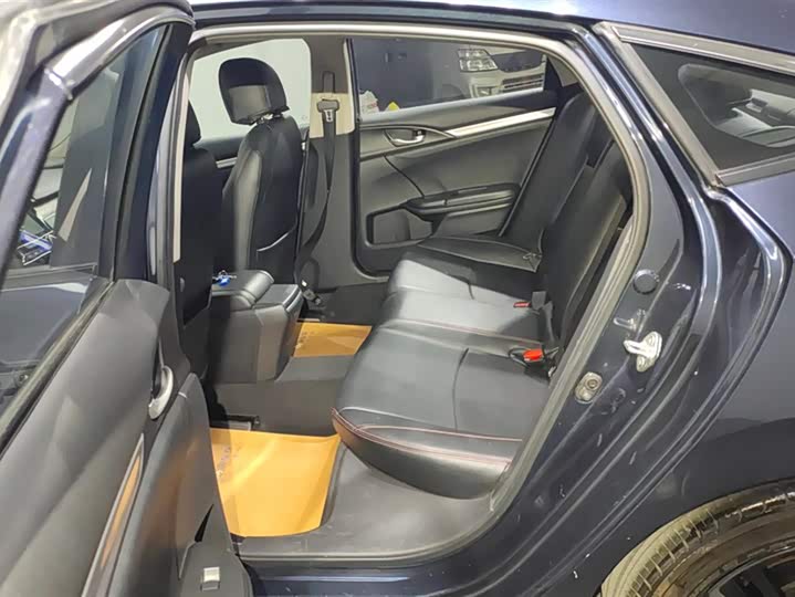 Фото 11 - Honda Civic