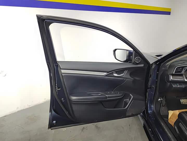 Фото 7 - Honda Civic