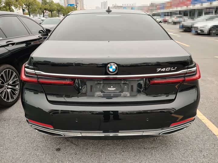 Фото 14 - BMW 7 Series