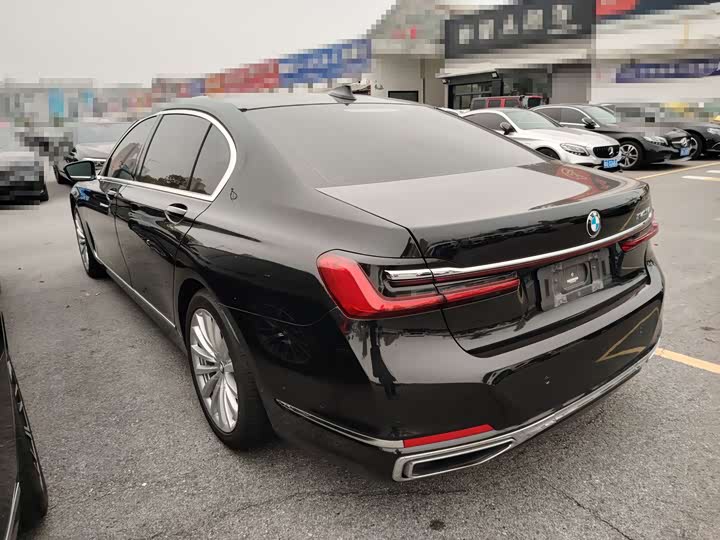 Фото 15 - BMW 7 Series