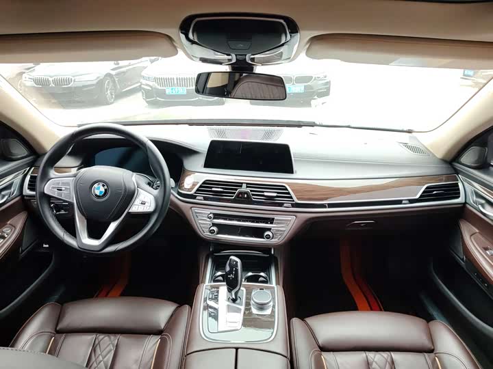Фото 4 - BMW 7 Series
