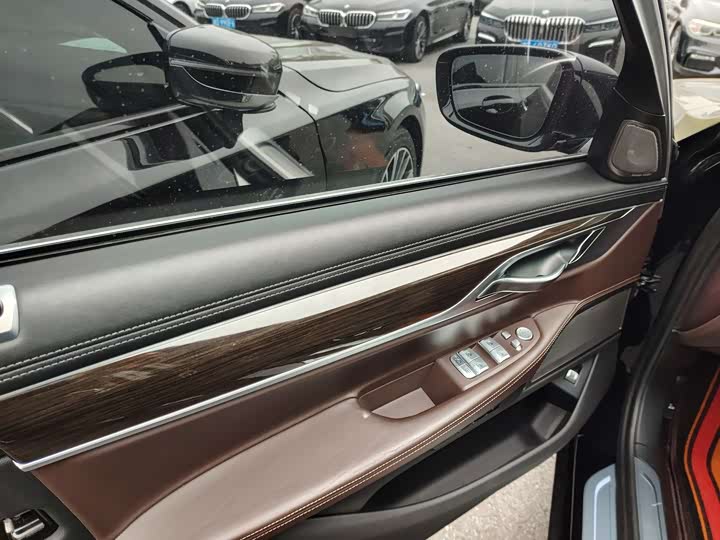 Фото 7 - BMW 7 Series