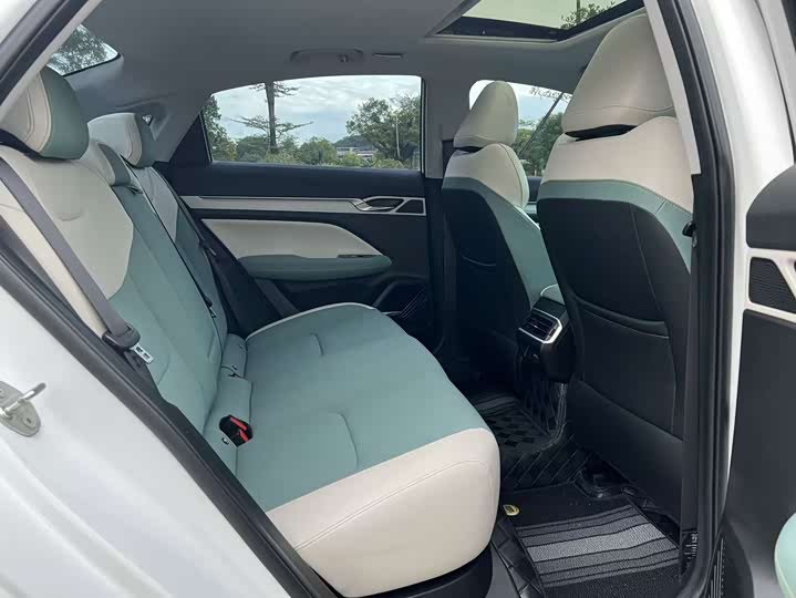 Фото 15 - Geely Emgrand L Hi·P Hybrid