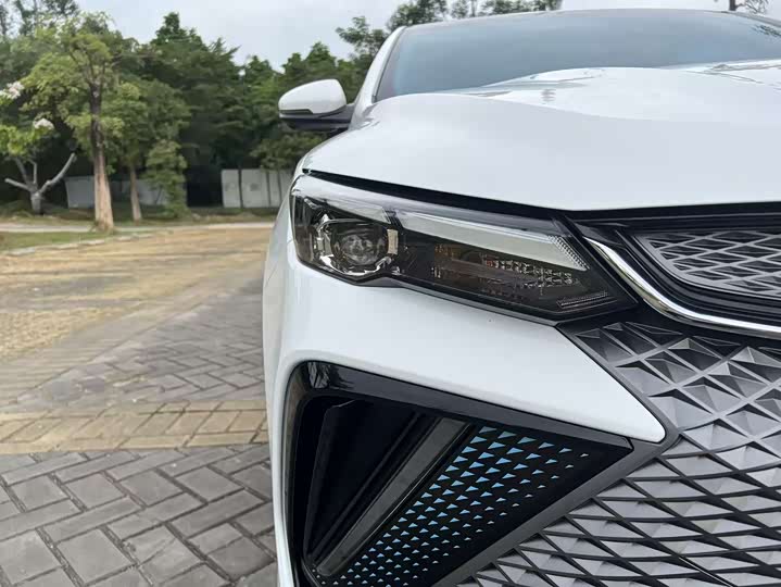 Фото 17 - Geely Emgrand L Hi·P Hybrid