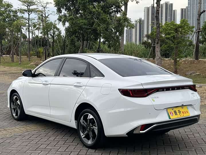 Фото 7 - Geely Emgrand L Hi·P Hybrid