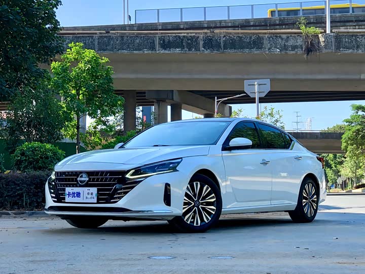 Фото 2 - Nissan Teana