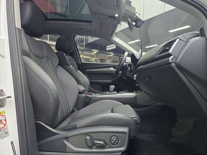 Фото 10 - Audi Q5L