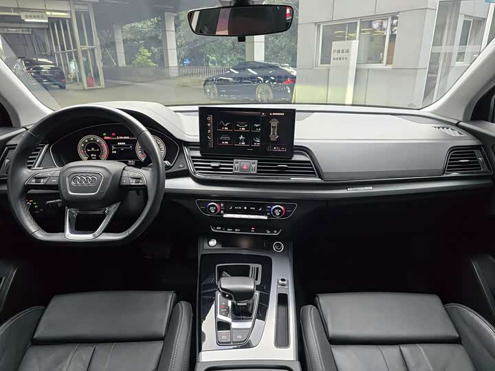 Фото 14 - Audi Q5L