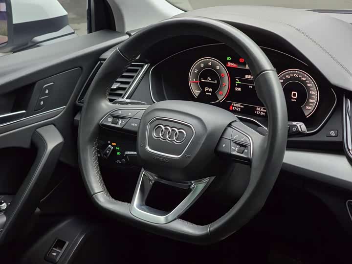Фото 16 - Audi Q5L
