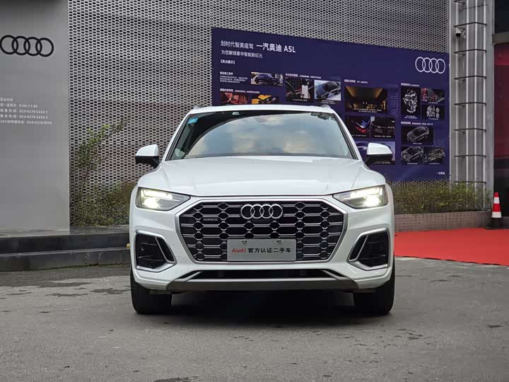 Фото 2 - Audi Q5L