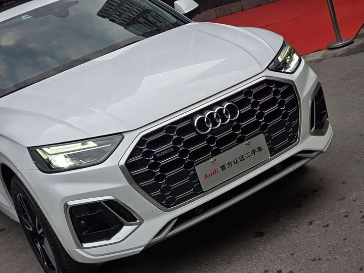 Фото 3 - Audi Q5L