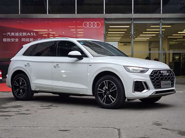 Фото 4 - Audi Q5L