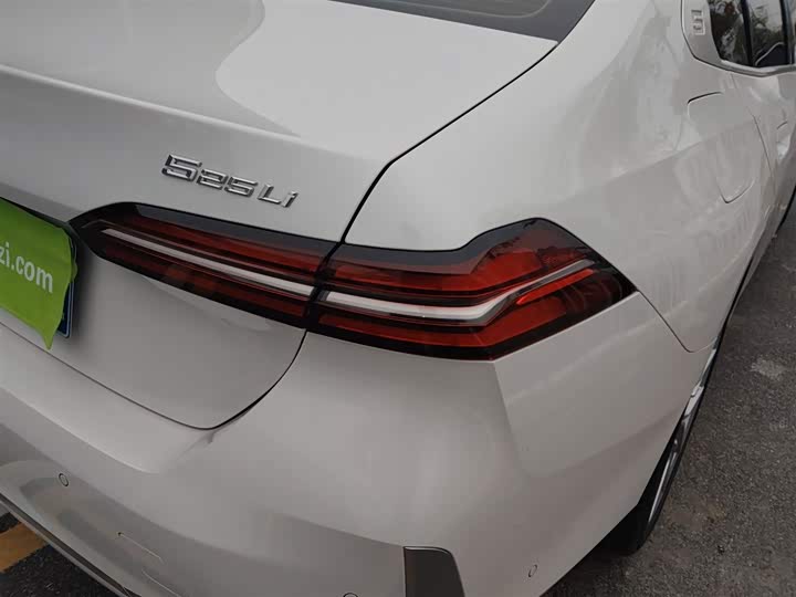 Фото 8 - BMW 5 Series