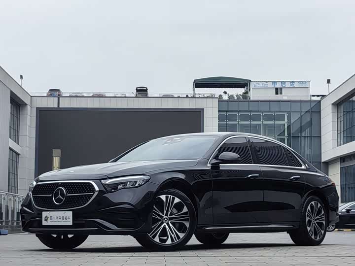 Фото 1 - Mercedes-Benz E-Class